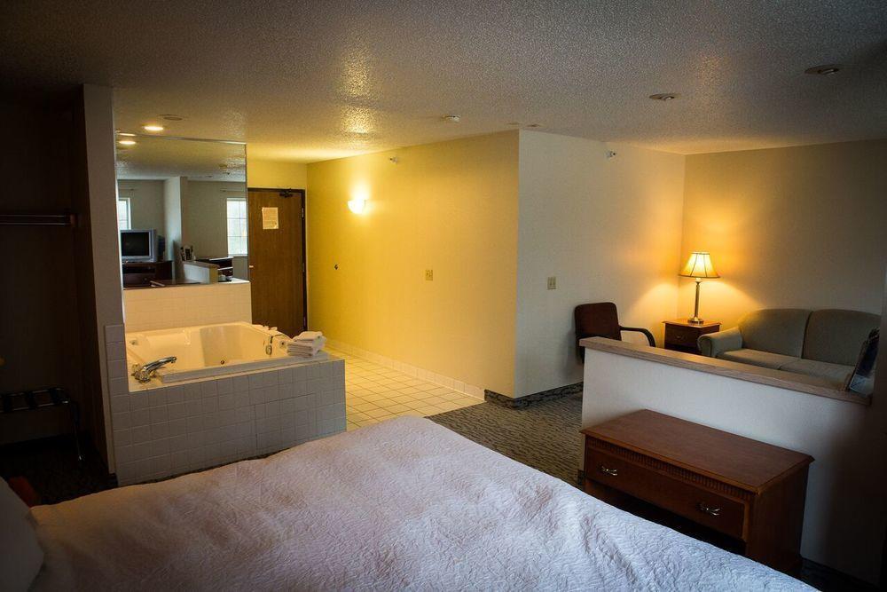 Regency & Hotel