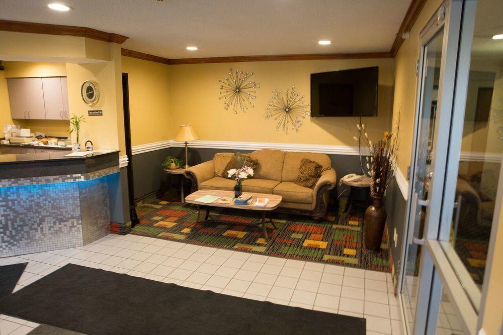 Hotel Regency & Anoka